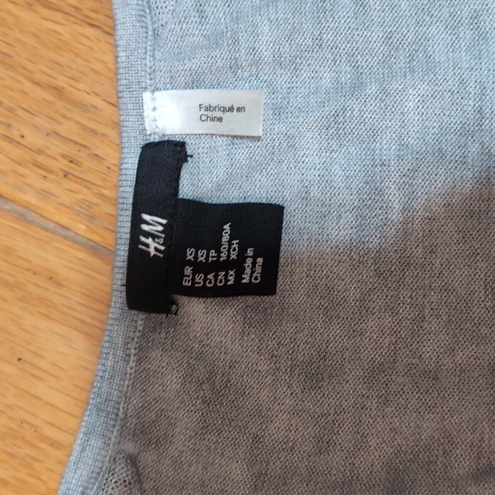 Grey Top - Picture 3 of 6